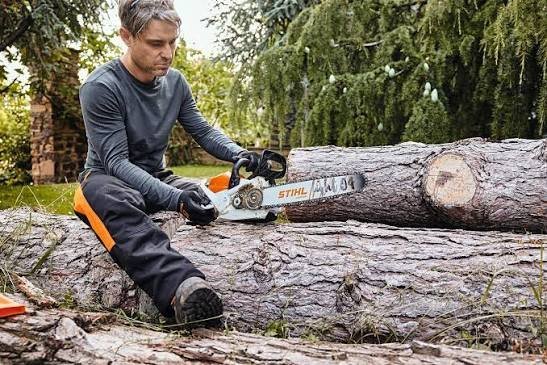 Cordless chainsaw